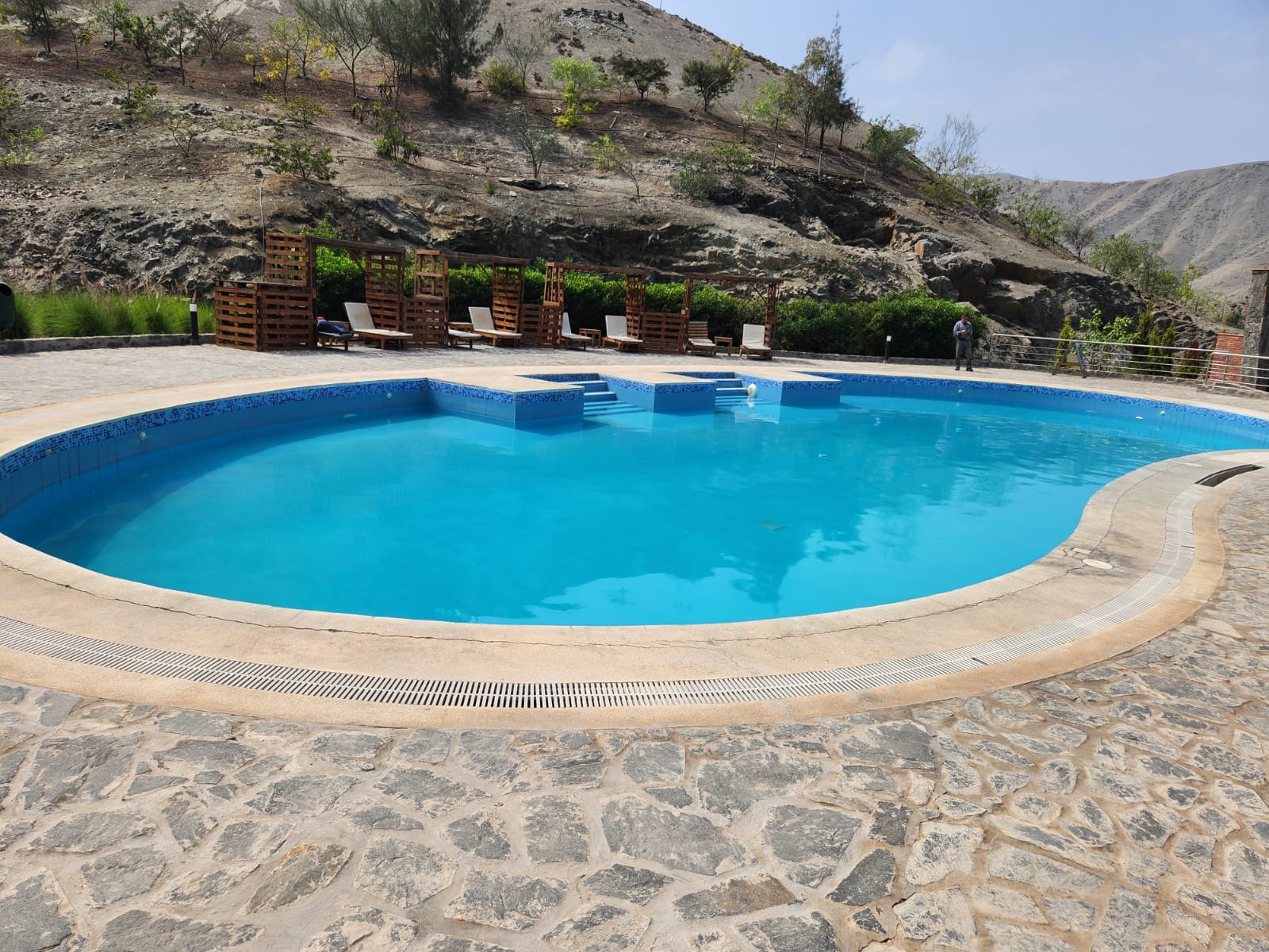 SE VENDE TERRENO DE 1027 M2 DE AREA EN EL LOMAS DE HUENDO EN HUERAL
