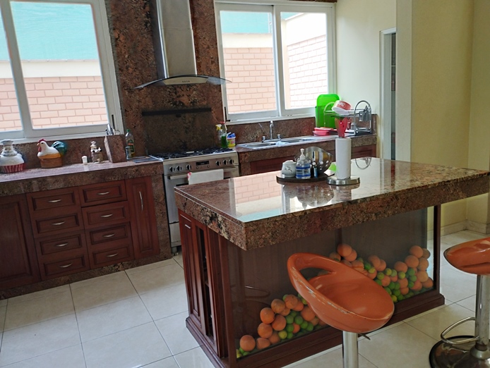 Elegante residencia en la zona más tranquila de La Planicie, excelente oferta