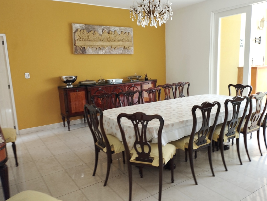 Elegante residencia en la zona más tranquila de La Planicie, excelente oferta