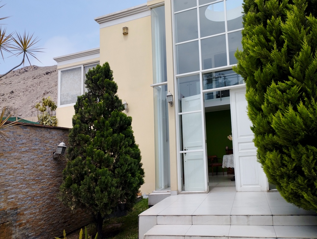 Elegante residencia en la zona más tranquila de La Planicie, excelente oferta