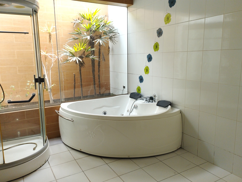Elegante residencia en la zona más tranquila de La Planicie, excelente oferta