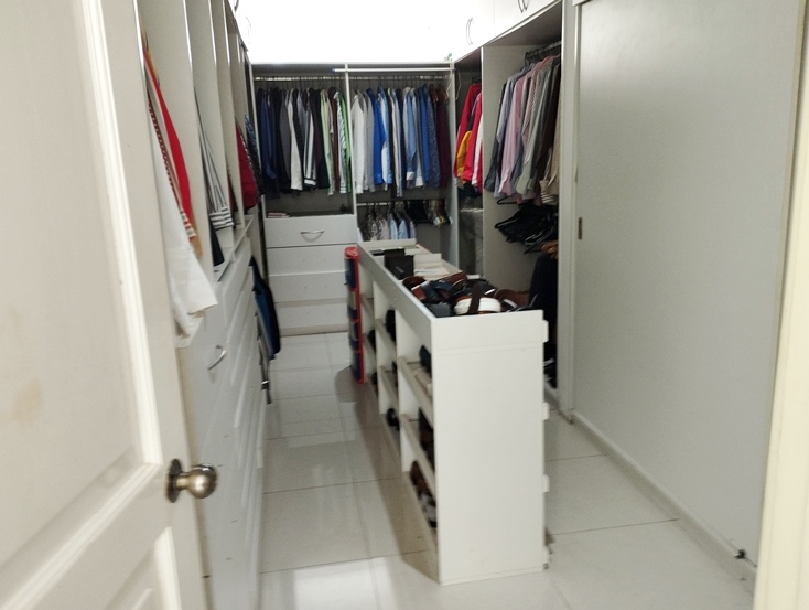 Elegante residencia en la zona más tranquila de La Planicie, excelente oferta