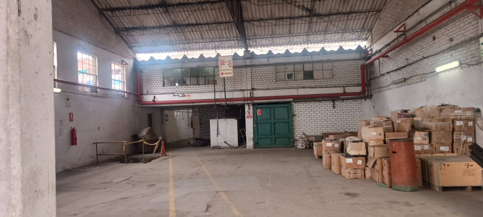 SE VENDE O ALQUILA LOCAL DE AT.12,037m2 EN LA VICTORIA