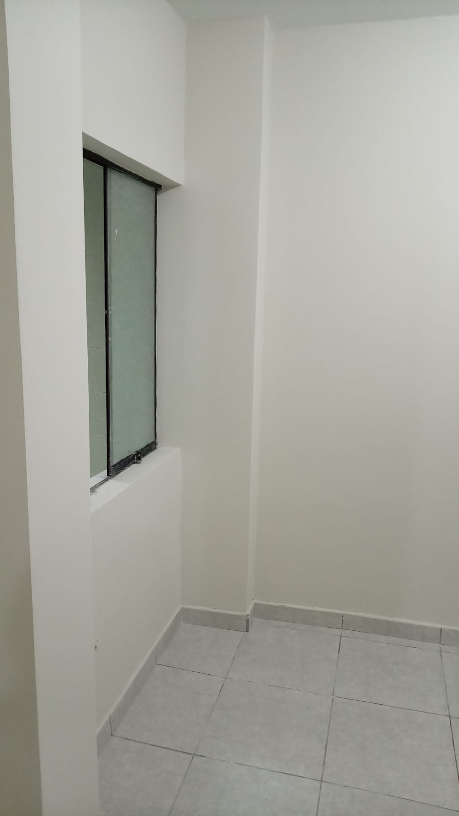 SE ALQUILA DEPARTAMENTO DE 3 DORMITORIOS EN UN PRIMER PISO EN SJL.