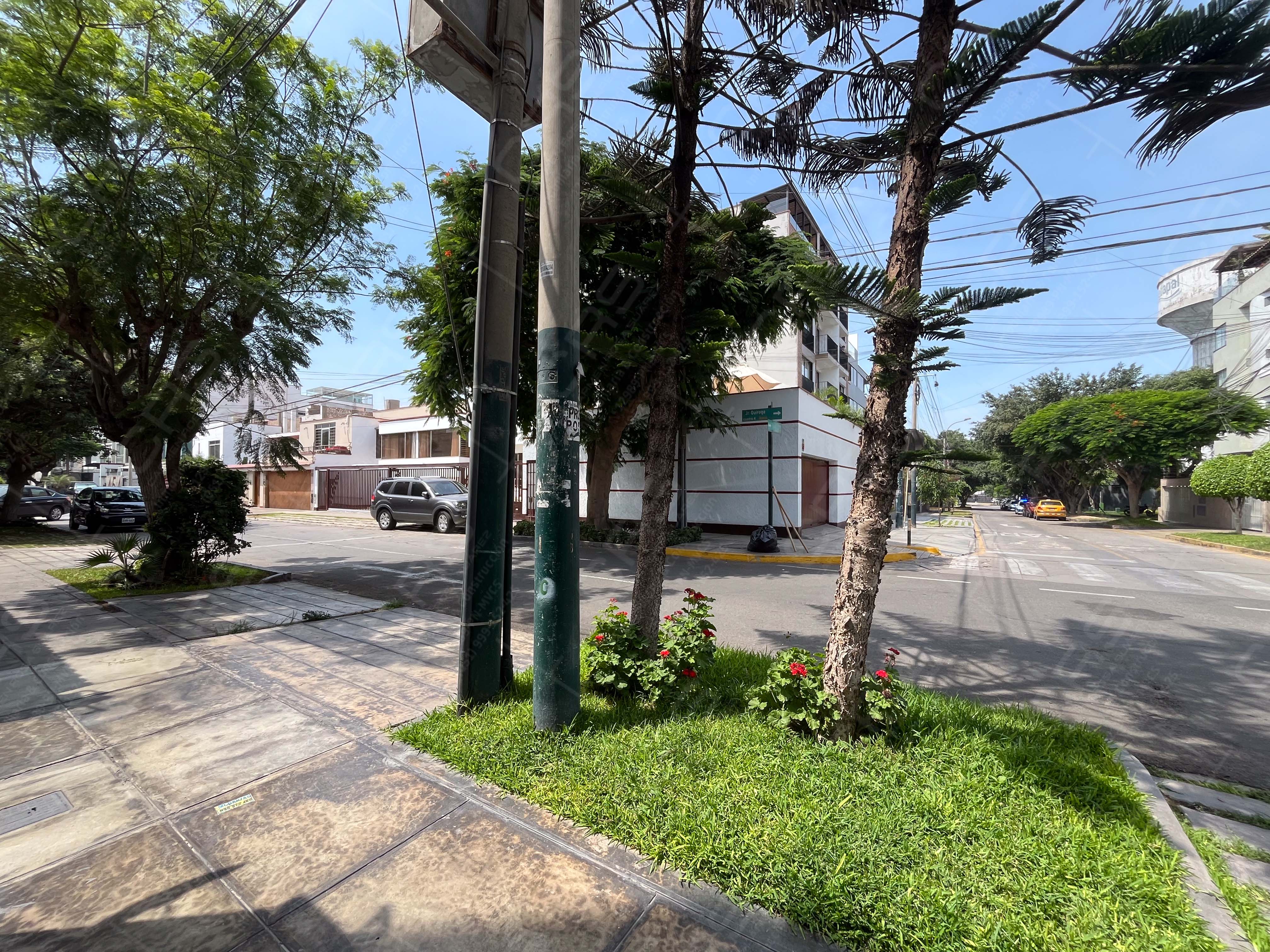 VENDO EXCLUSIVO TRIPLEX TAMBO DE MONTERRICO