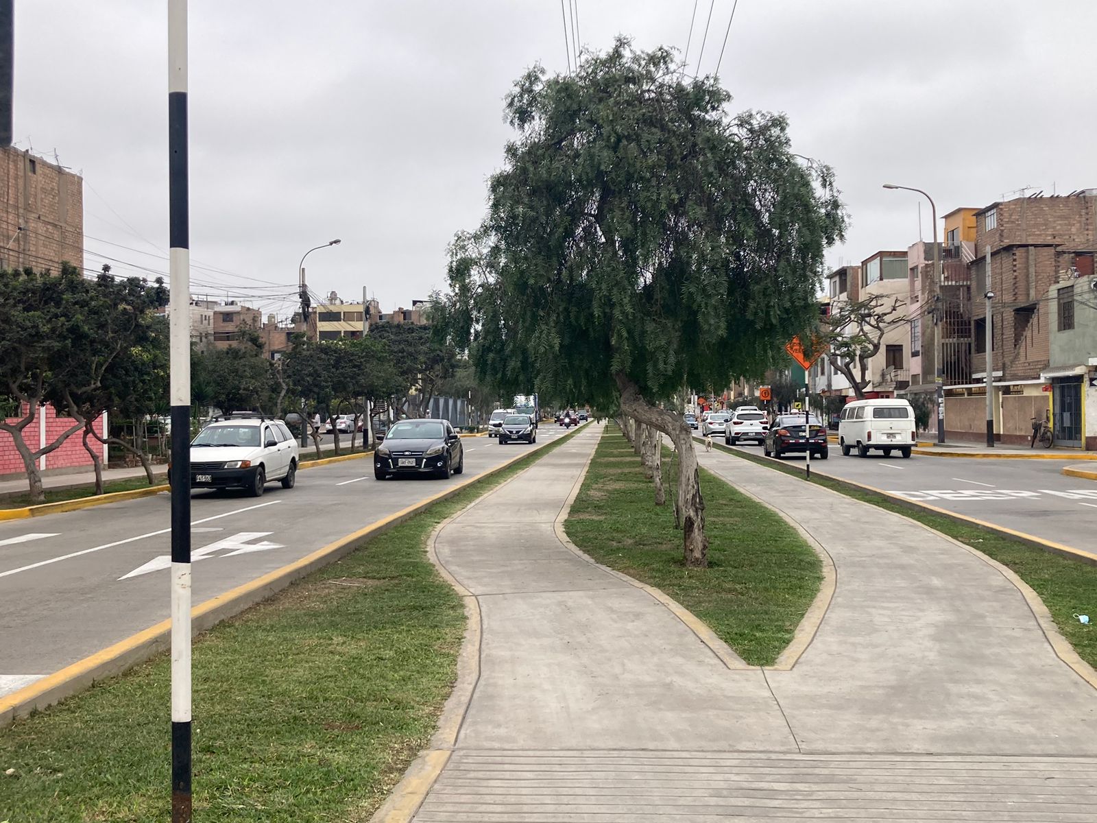 Se vende Inmueble  de AT. 10,000m2 en Cercado de Lima Zonificacion Comercial