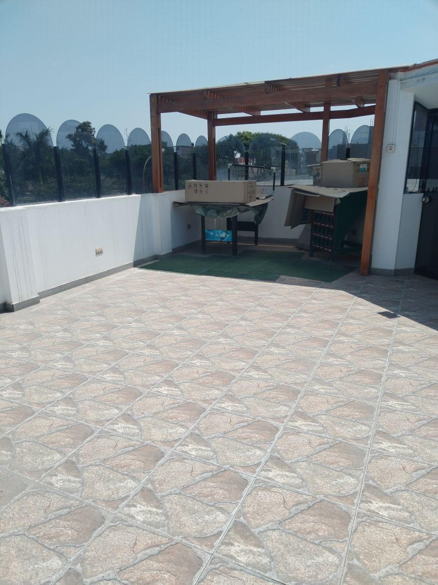 SE VENDE CASA EN LOS CEDRO DE VILLA CHORRILLOS