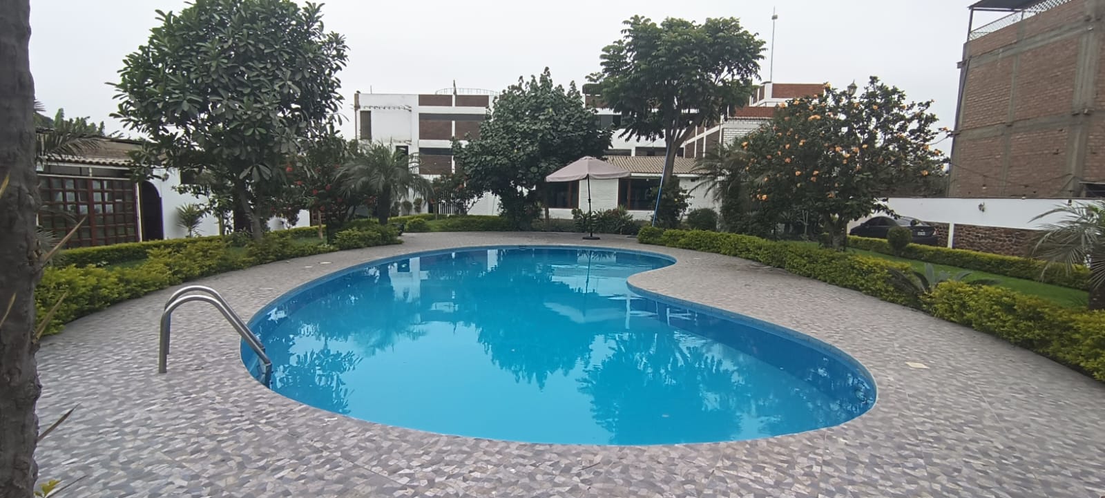 SE VENDE ESPECTACULAR RESIDENCIA DE 2520m2 EN HUACHIPA, URB. SANTA MARIA DE HUACHIPA