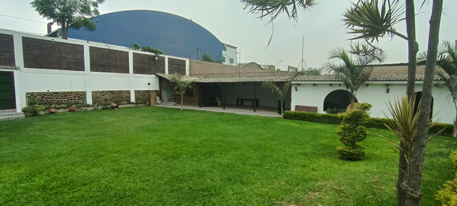 SE VENDE ESPECTACULAR RESIDENCIA DE 2520m2 EN HUACHIPA, URB. SANTA MARIA DE HUACHIPA