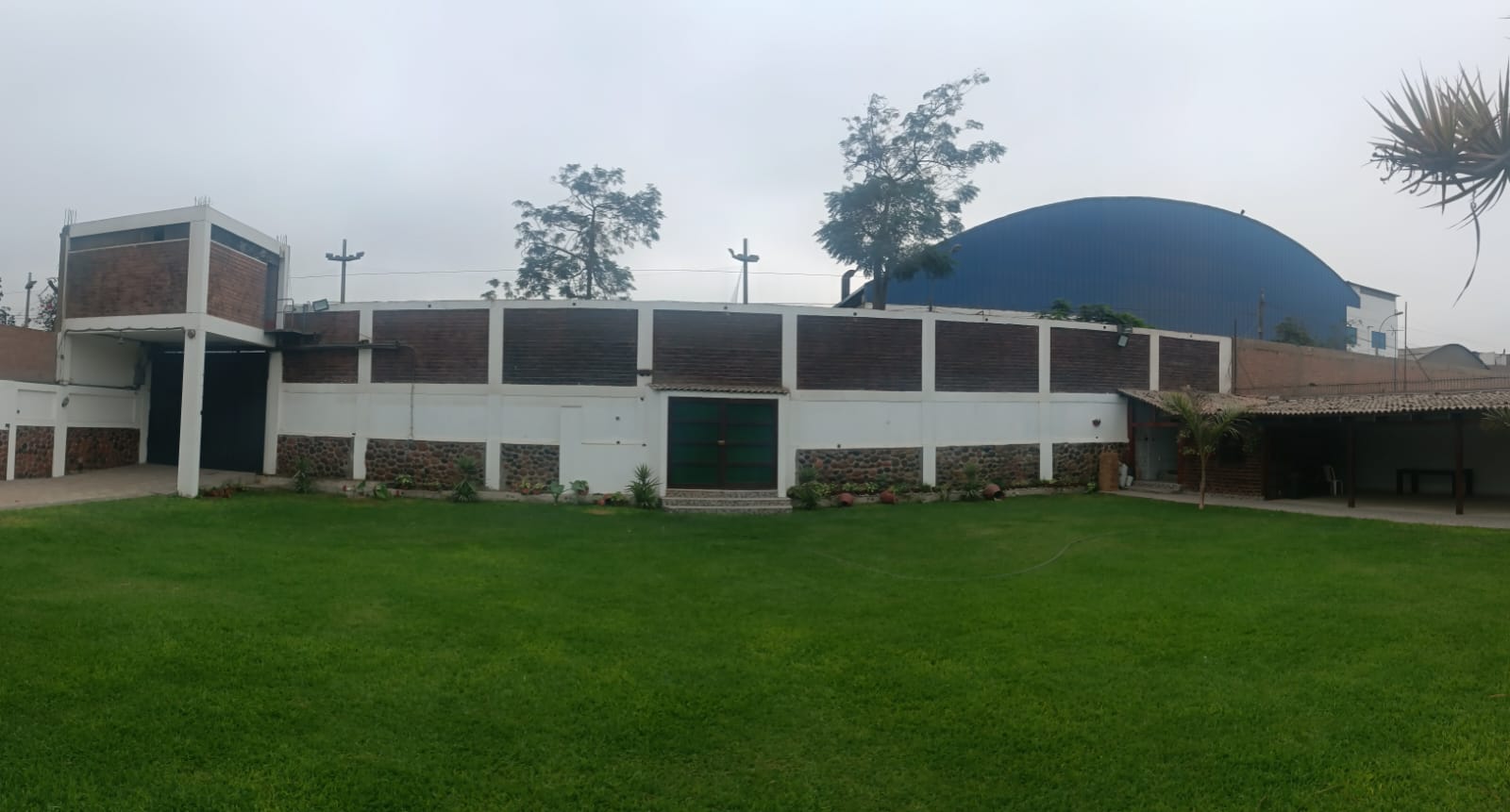 SE VENDE ESPECTACULAR RESIDENCIA DE 2520m2 EN HUACHIPA, URB. SANTA MARIA DE HUACHIPA