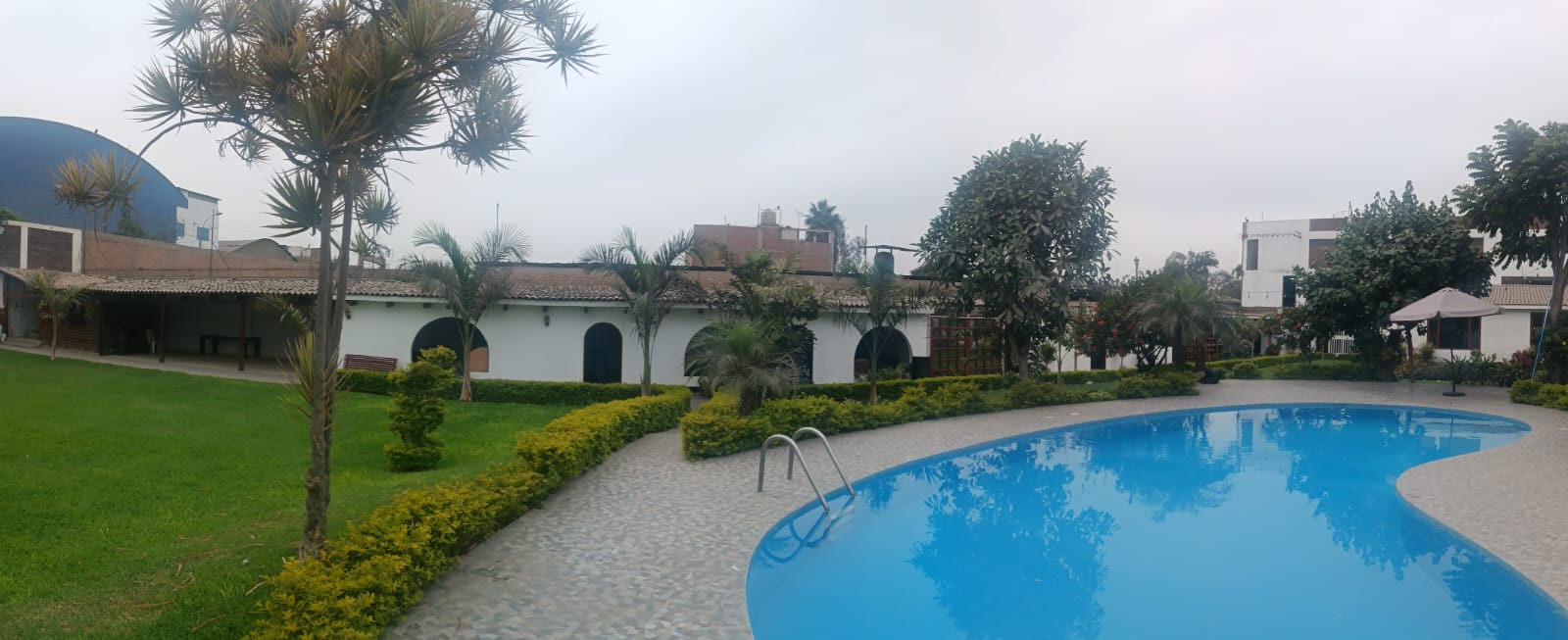SE VENDE ESPECTACULAR RESIDENCIA DE 2520m2 EN HUACHIPA, URB. SANTA MARIA DE HUACHIPA