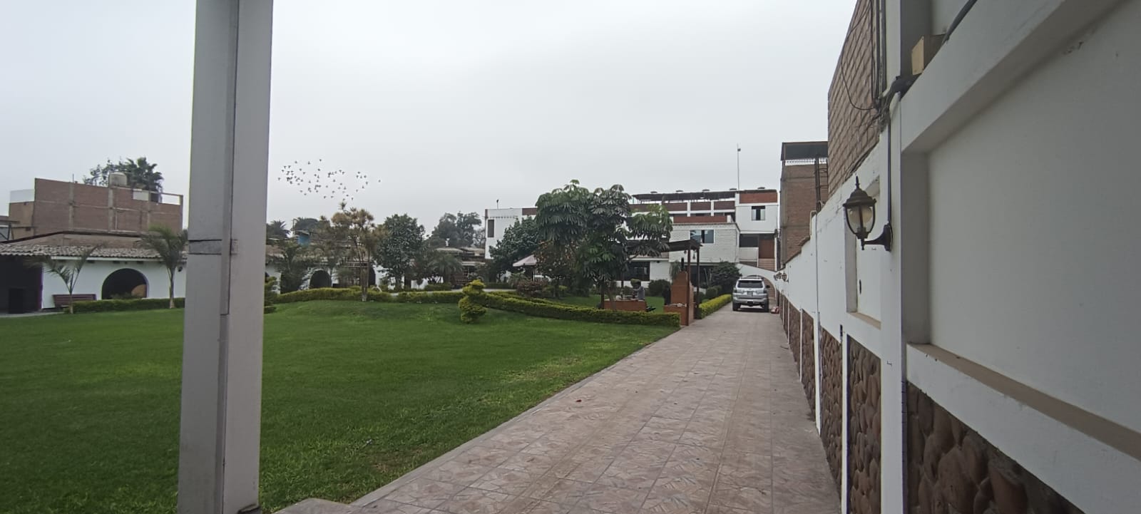 SE VENDE ESPECTACULAR RESIDENCIA DE 2520m2 EN HUACHIPA, URB. SANTA MARIA DE HUACHIPA