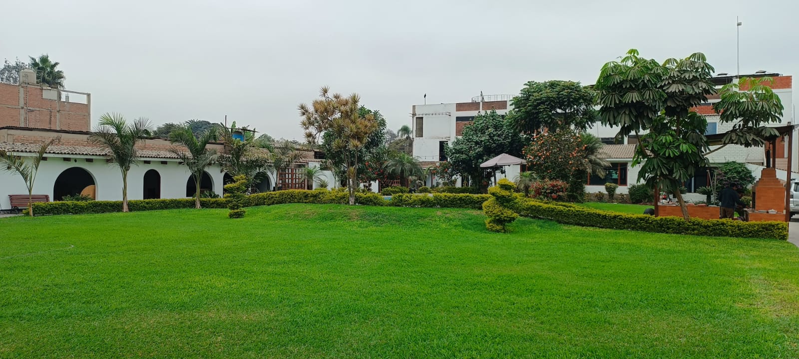 SE VENDE ESPECTACULAR RESIDENCIA DE 2520m2 EN HUACHIPA, URB. SANTA MARIA DE HUACHIPA