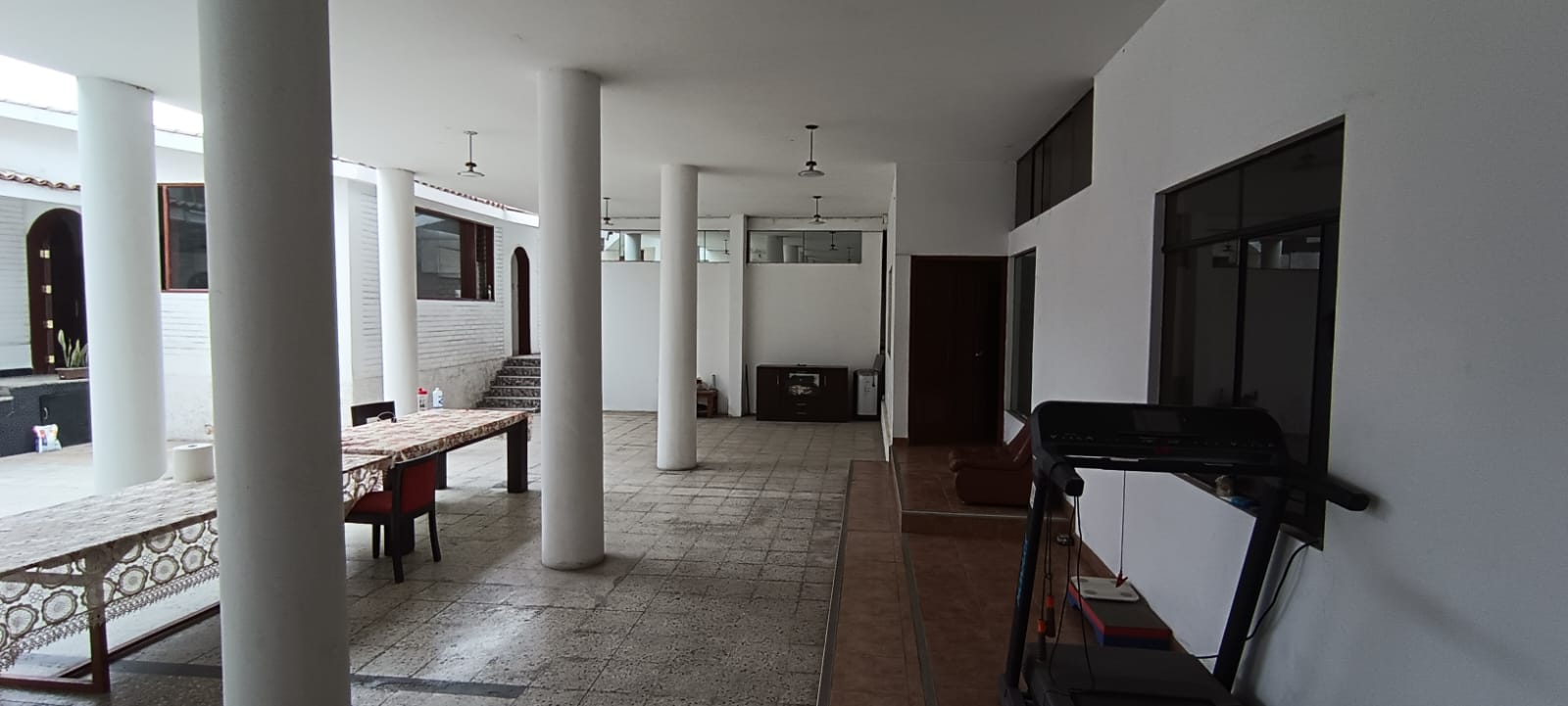 SE VENDE ESPECTACULAR RESIDENCIA DE 2520m2 EN HUACHIPA, URB. SANTA MARIA DE HUACHIPA
