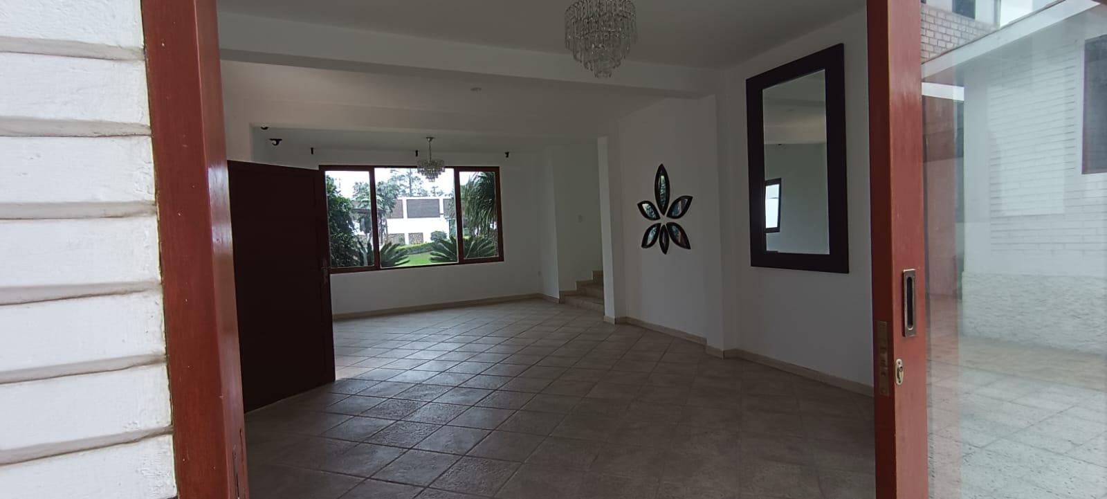 SE VENDE ESPECTACULAR RESIDENCIA DE 2520m2 EN HUACHIPA, URB. SANTA MARIA DE HUACHIPA