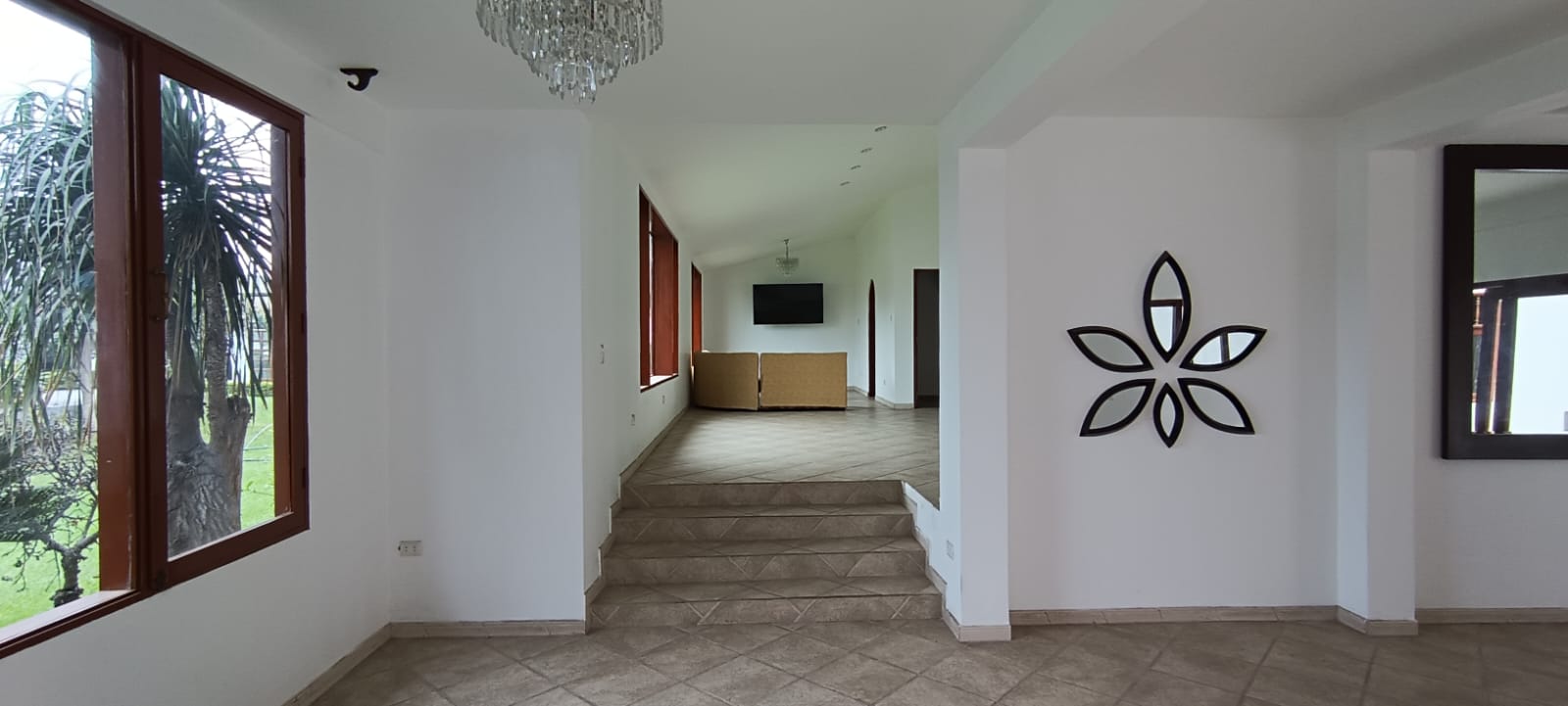 SE VENDE ESPECTACULAR RESIDENCIA DE 2520m2 EN HUACHIPA, URB. SANTA MARIA DE HUACHIPA