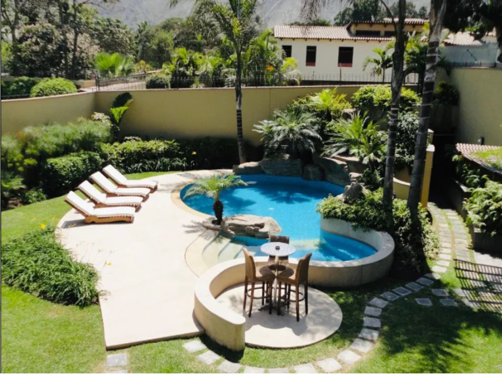 Bella residencia en La Planicie
