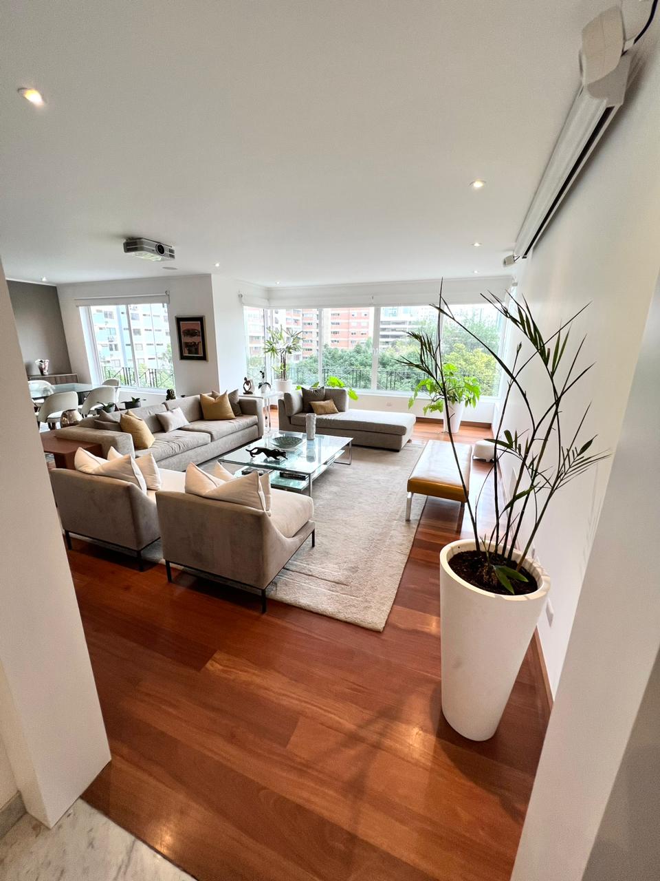 Lindo departamento en zona tranquila de San Isidro