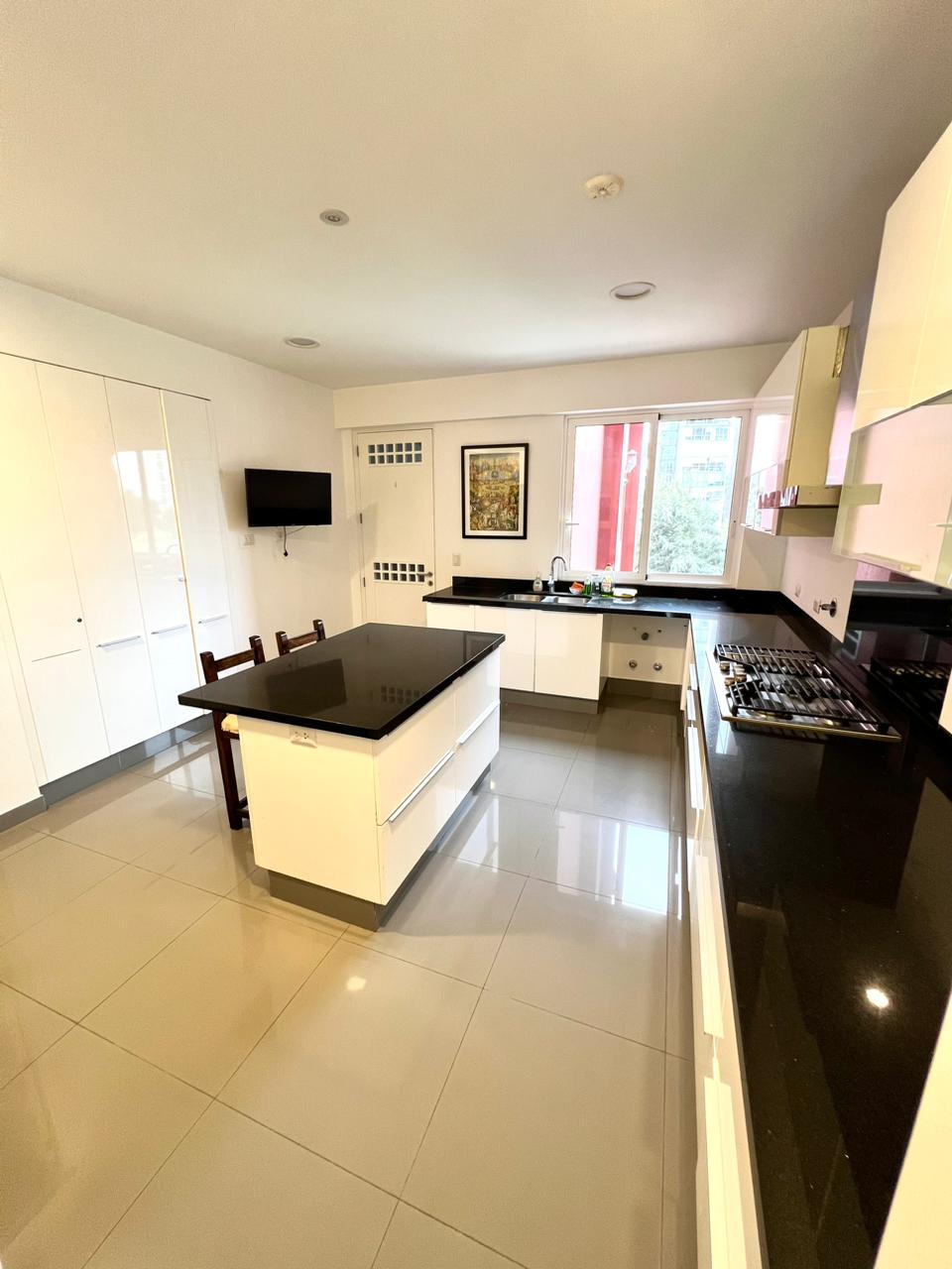 Lindo departamento en zona tranquila de San Isidro