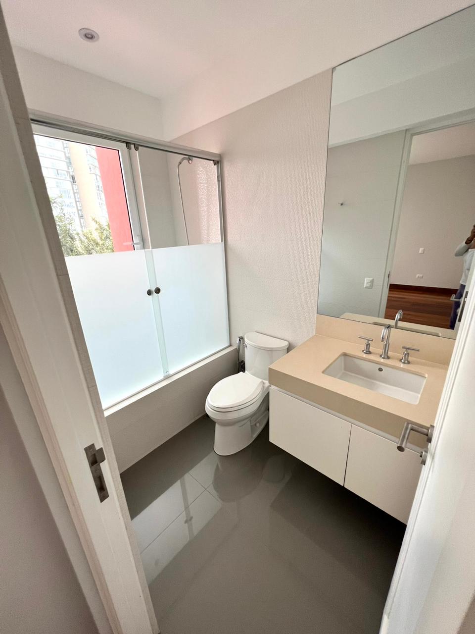 Lindo departamento en zona tranquila de San Isidro