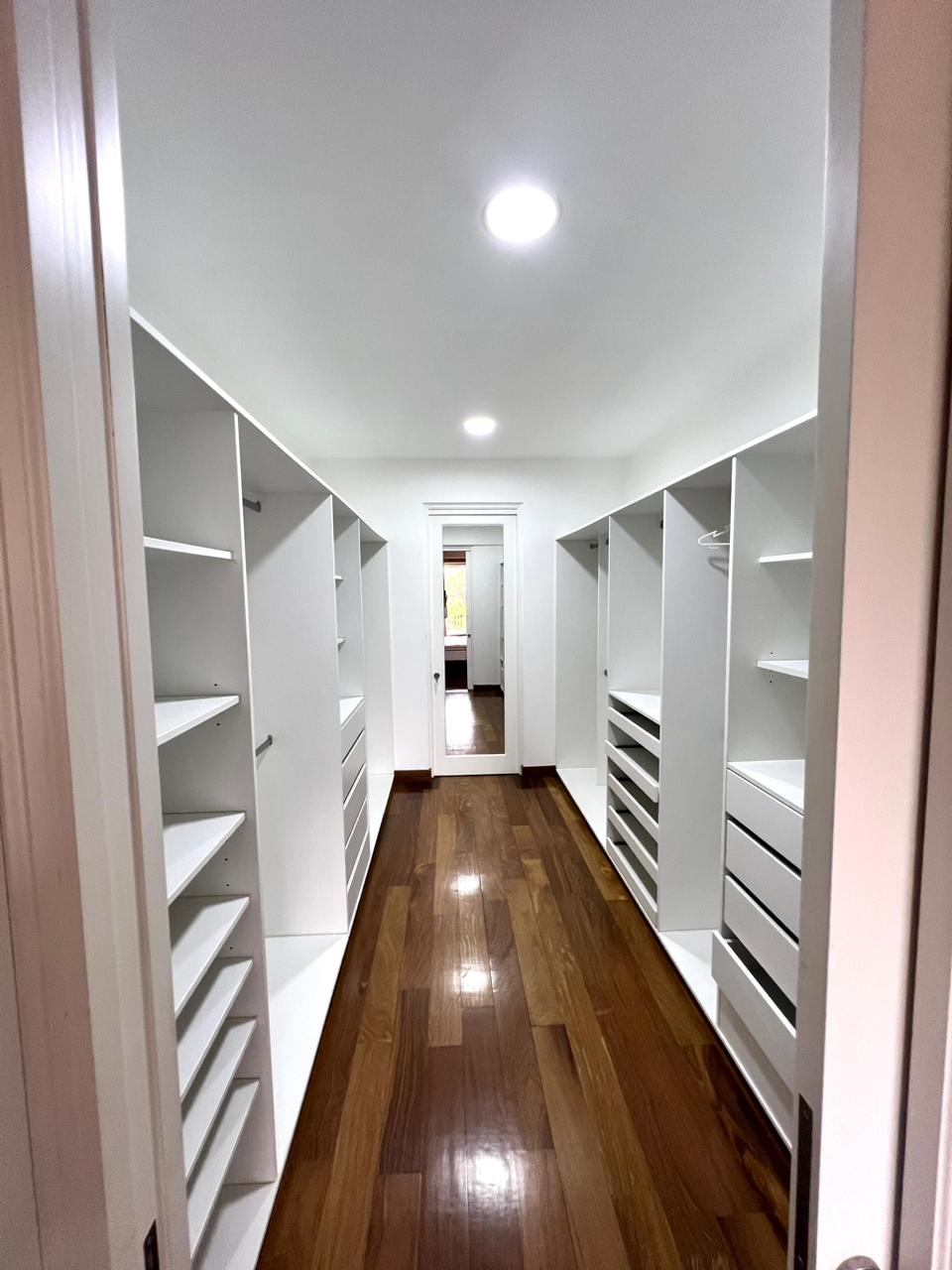 Lindo departamento en zona tranquila de San Isidro