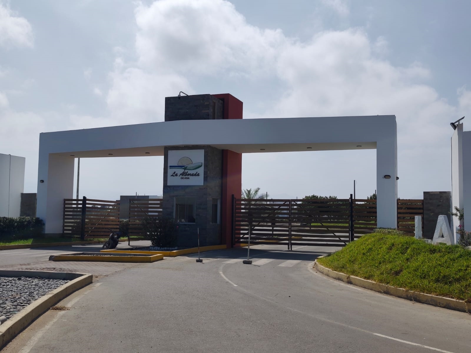 VENTA DE TERRENO EN EL CONDOMINIO (La Alborada de Asia)