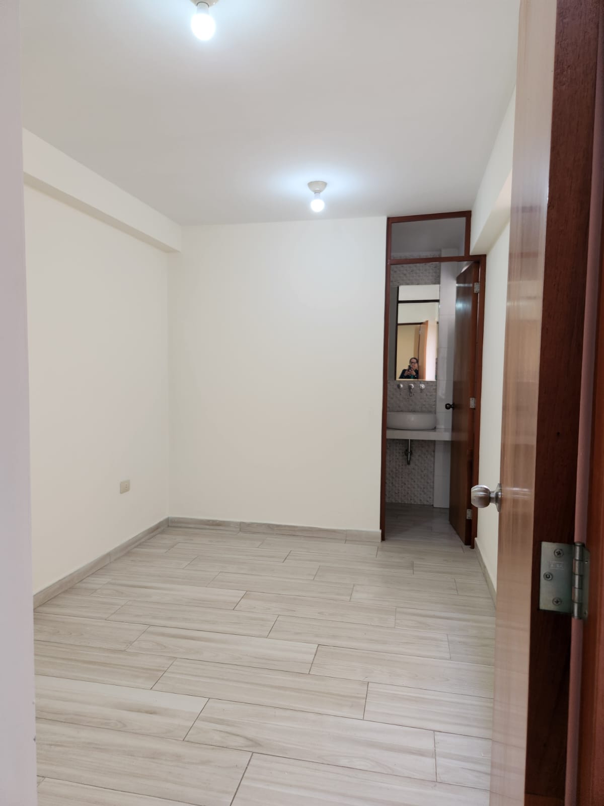 SE VENDE DEPARTAMENTO DE ESTRENO