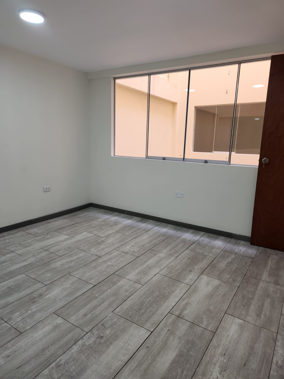 SE VENDE DEPARTAMENTO DE ESTRENO