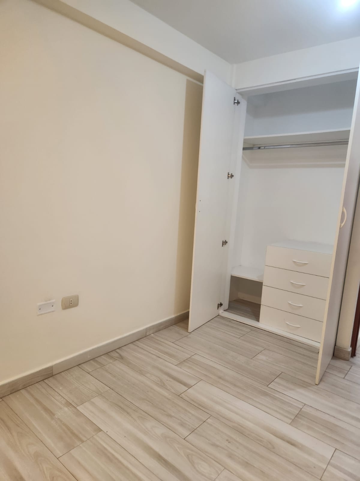 SE VENDE DEPARTAMENTO DE ESTRENO
