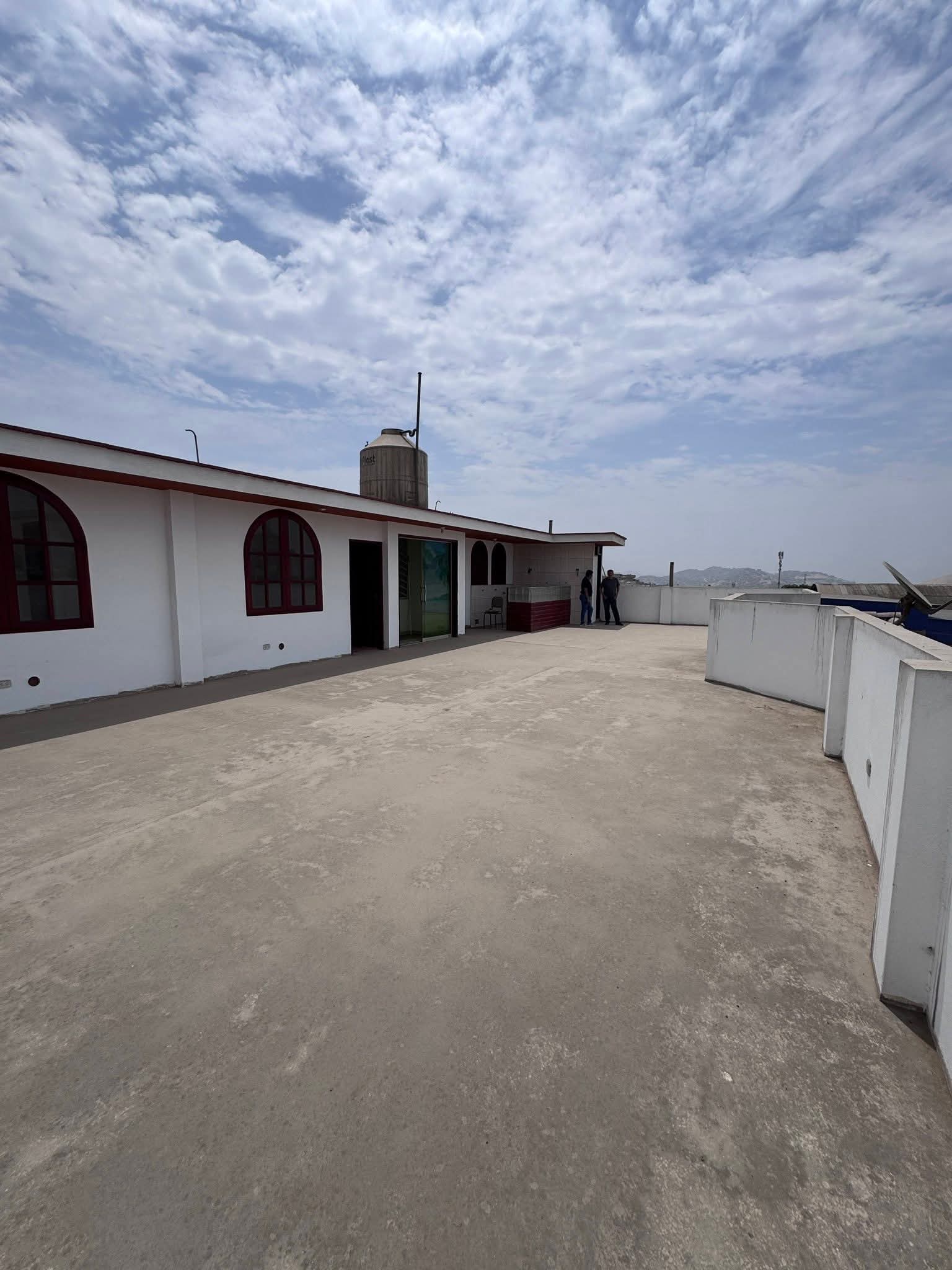 VENDO LOCAL INDUSTRIAL EN PUENTE PIEDRA LIMA