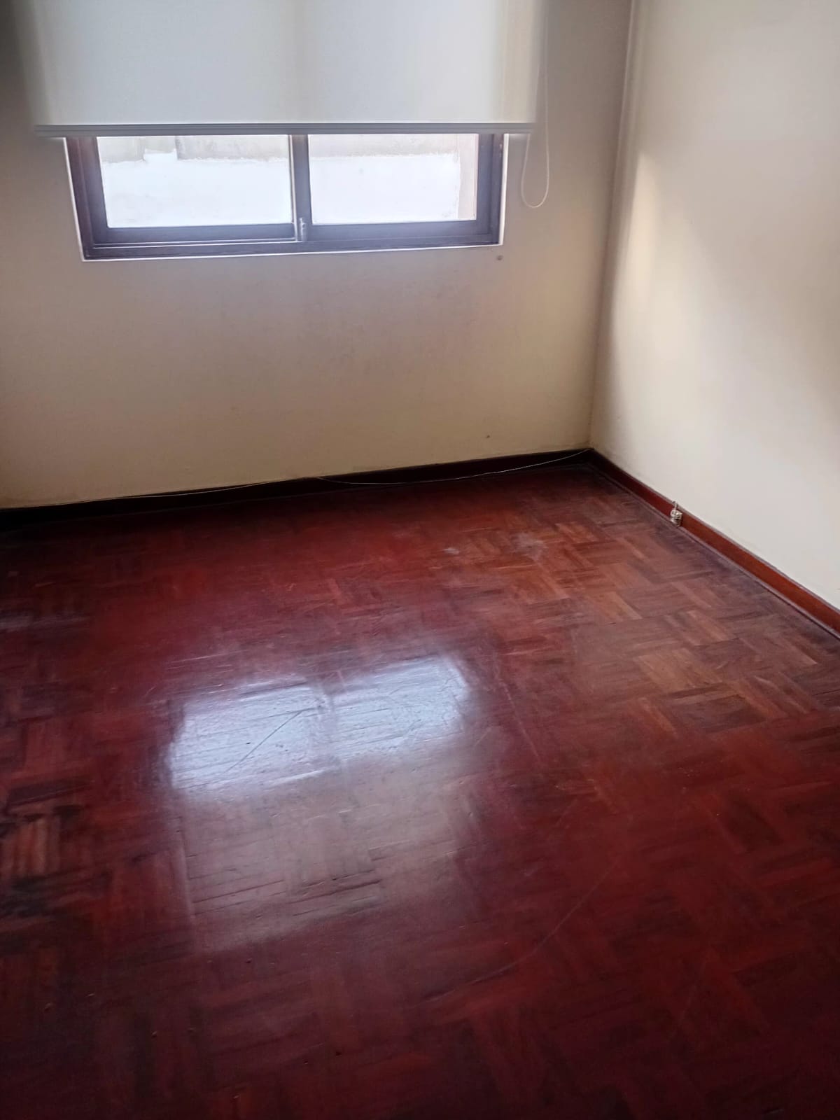 Vendo casa frente a parque en urbanización Higuereta Surco