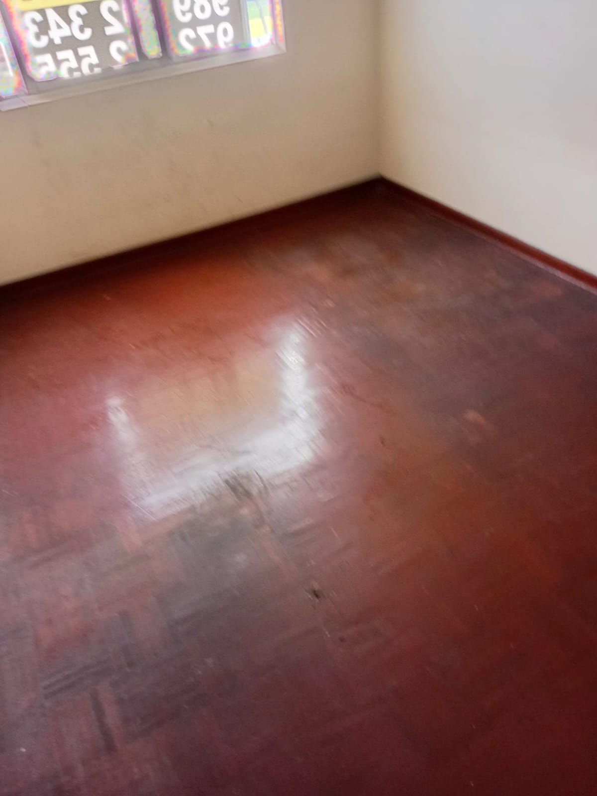 Vendo casa frente a parque en urbanización Higuereta Surco