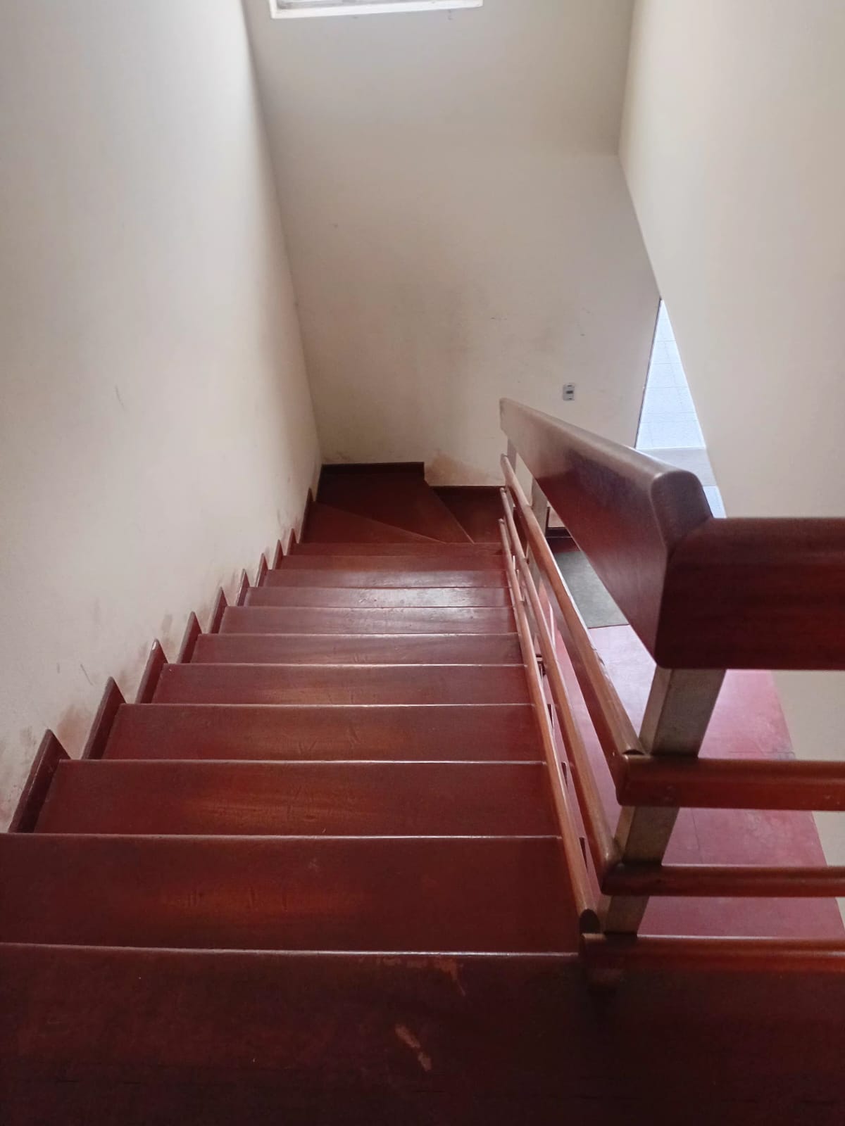 Vendo casa frente a parque en urbanización Higuereta Surco