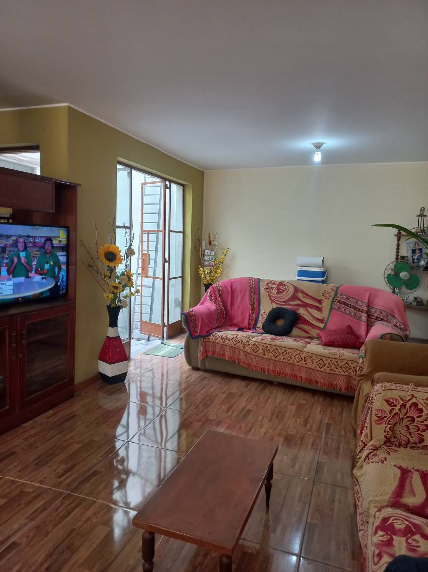 ¡Excelente Ubicación!  VENTA DE CASA CON VISTA A PARQUE  Y DOS FRENTES