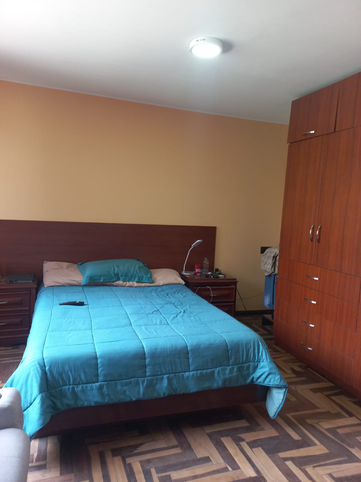 ¡Excelente Ubicación!  VENTA DE CASA CON VISTA A PARQUE  Y DOS FRENTES