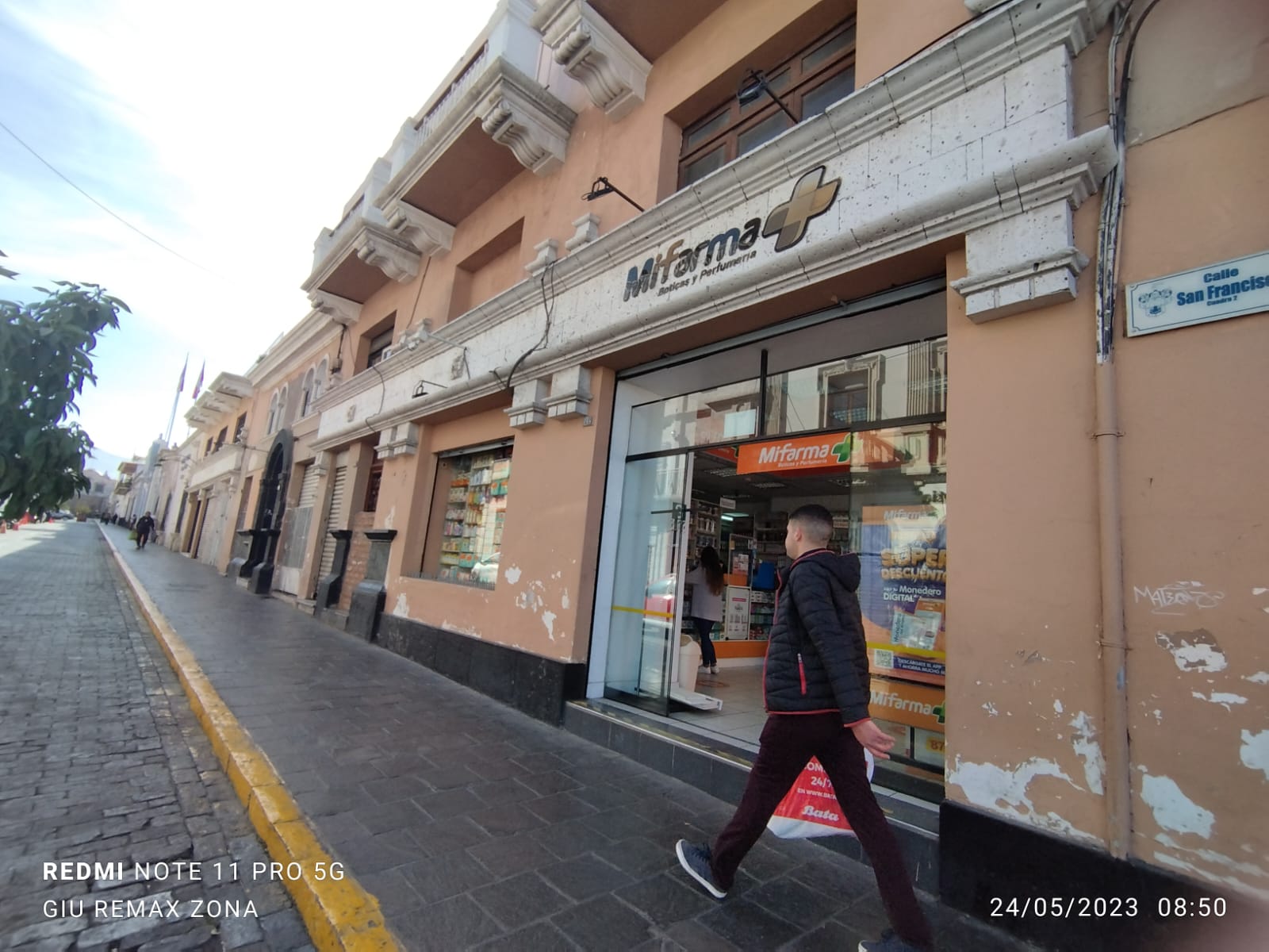 SE VENDE CASONA EN EL CENTRO HISTORICO DE LA CIUDAD DE AREQUIPA